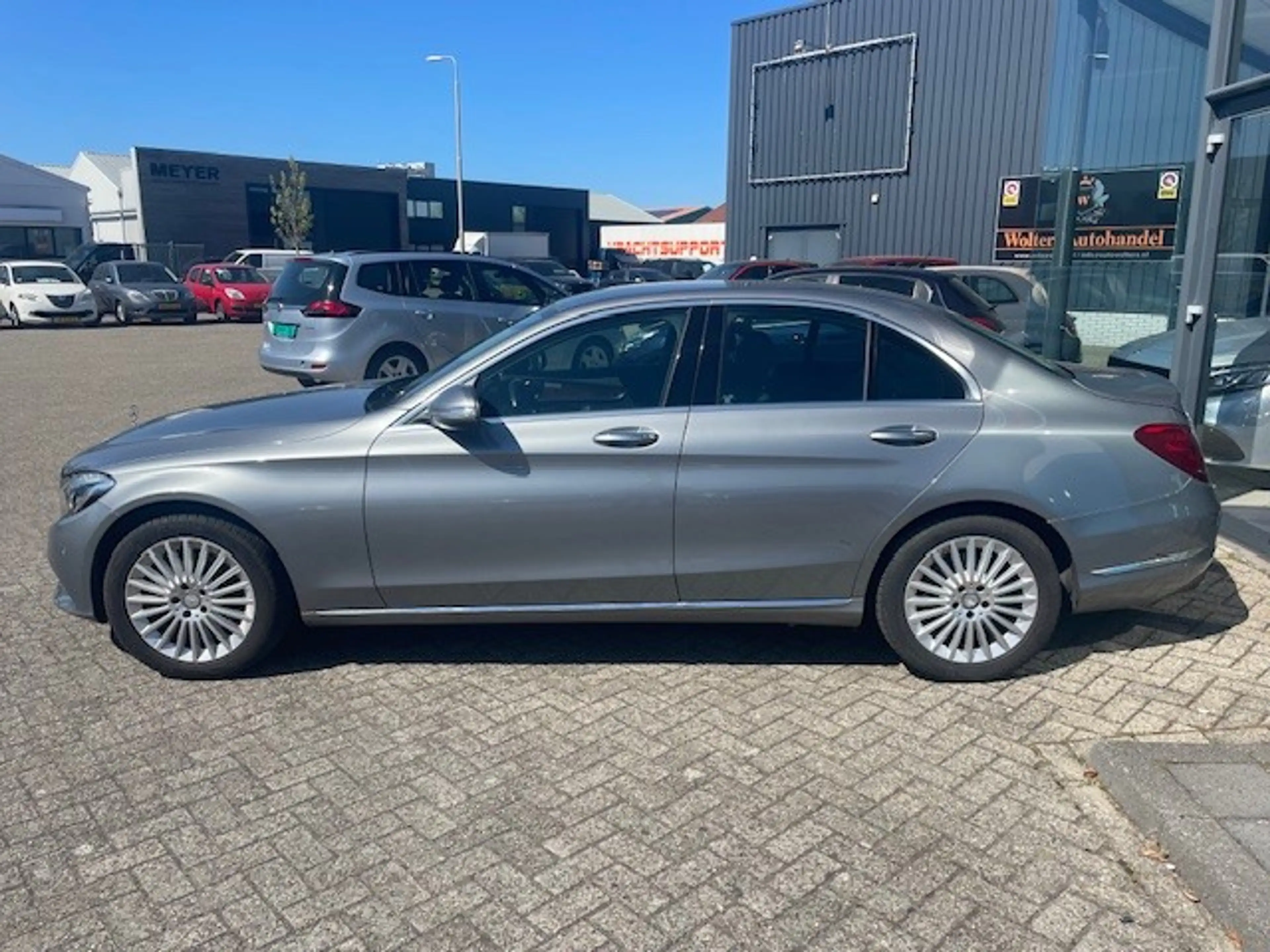 Mercedes-Benz C 200 Prestige — photo 7