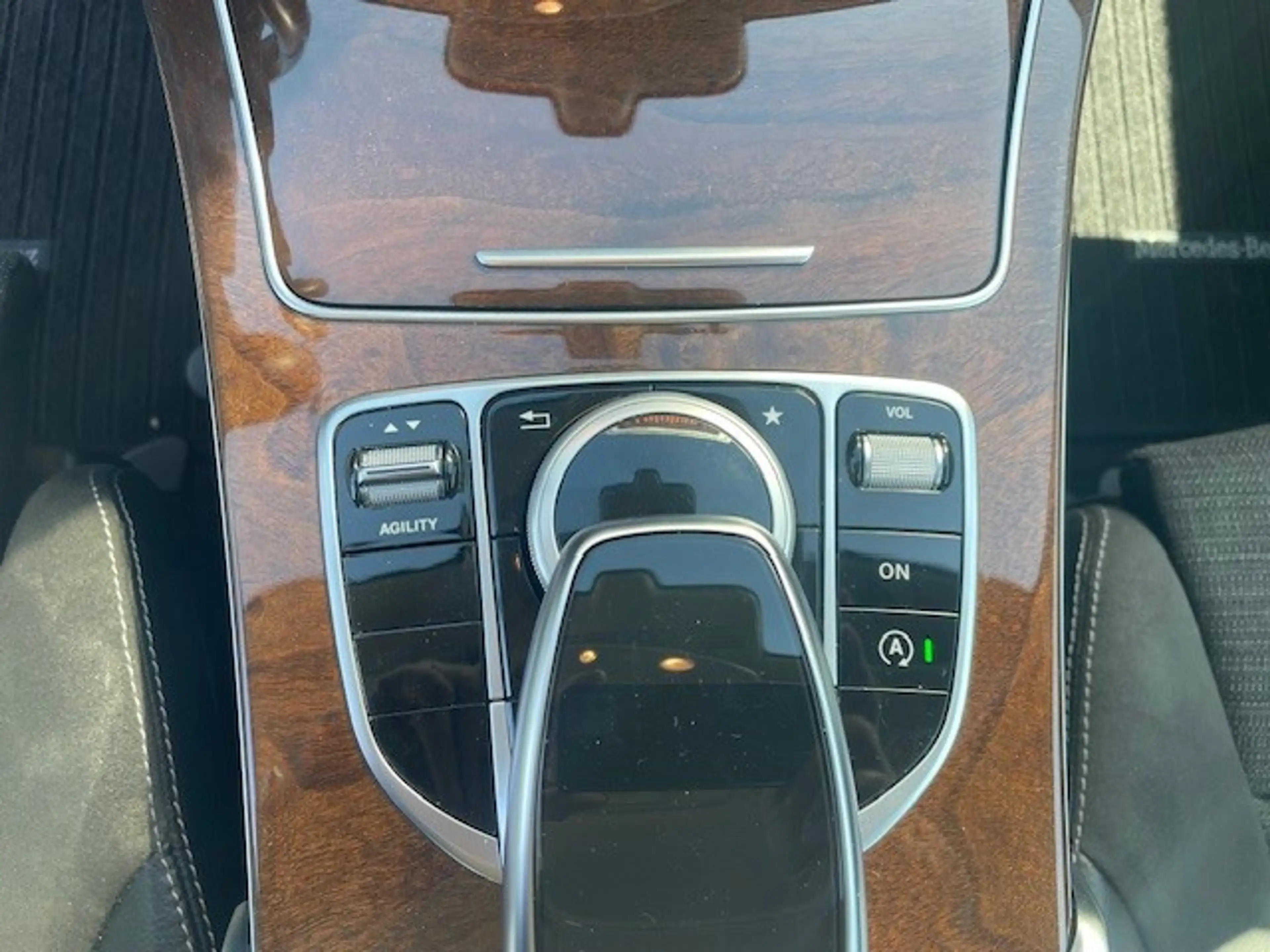 Mercedes-Benz C 200 Prestige — photo 24
