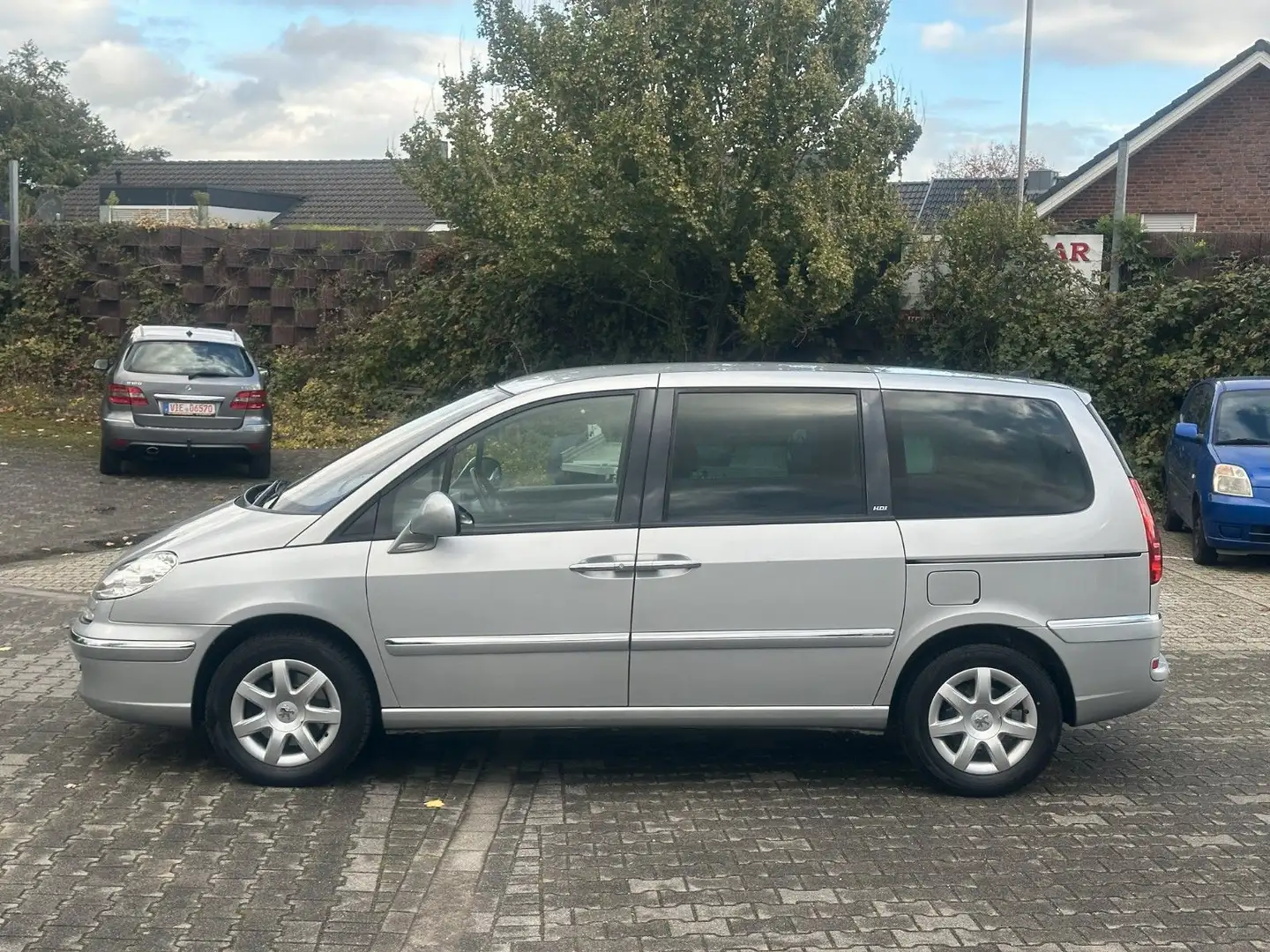 Peugeot 807 Allure*EL-TÜR*7 SITZE*XENON*NAVI*MFL**1 HAND Silber - 1