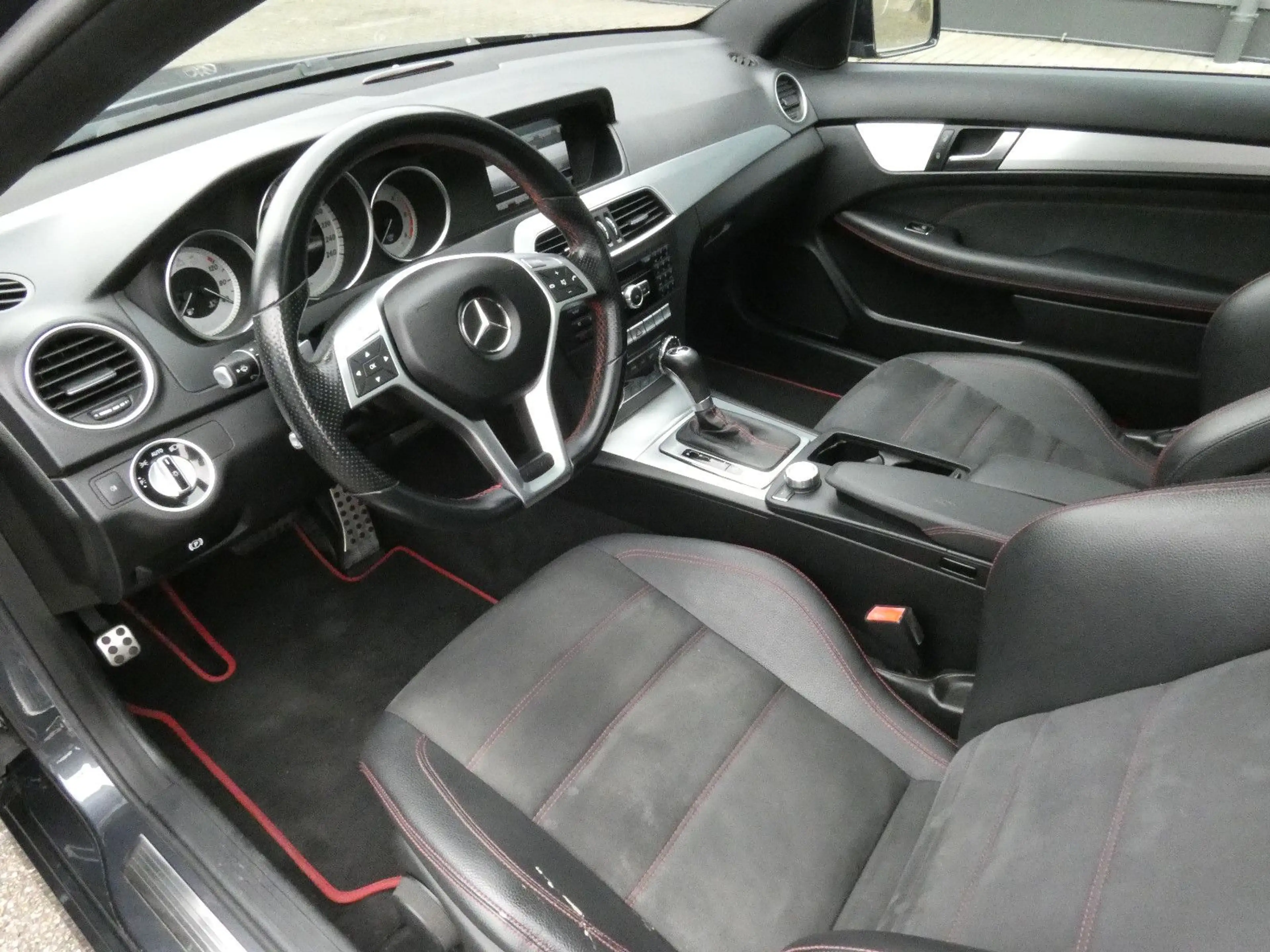 Mercedes-Benz C 250 CDI Coupe AMG Sport Edition Plus*Pano* — photo 7