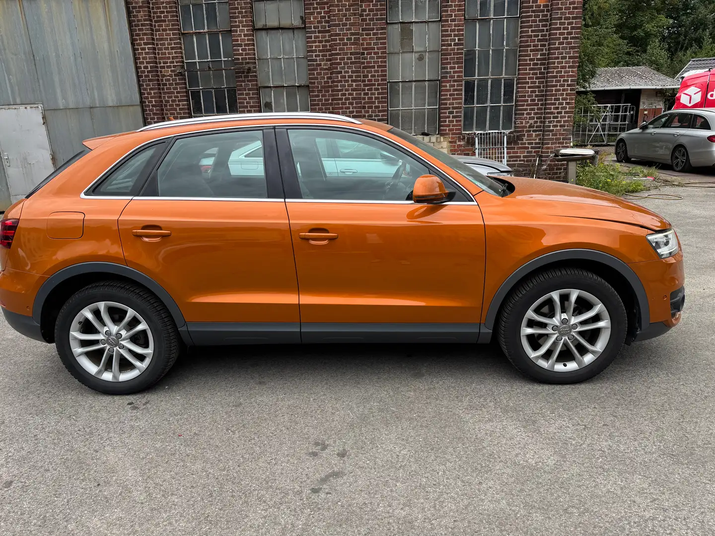 Audi Q3 Quattro TDI AHK Pano S-tronic Leder Scheckheft TOP Orange - 2