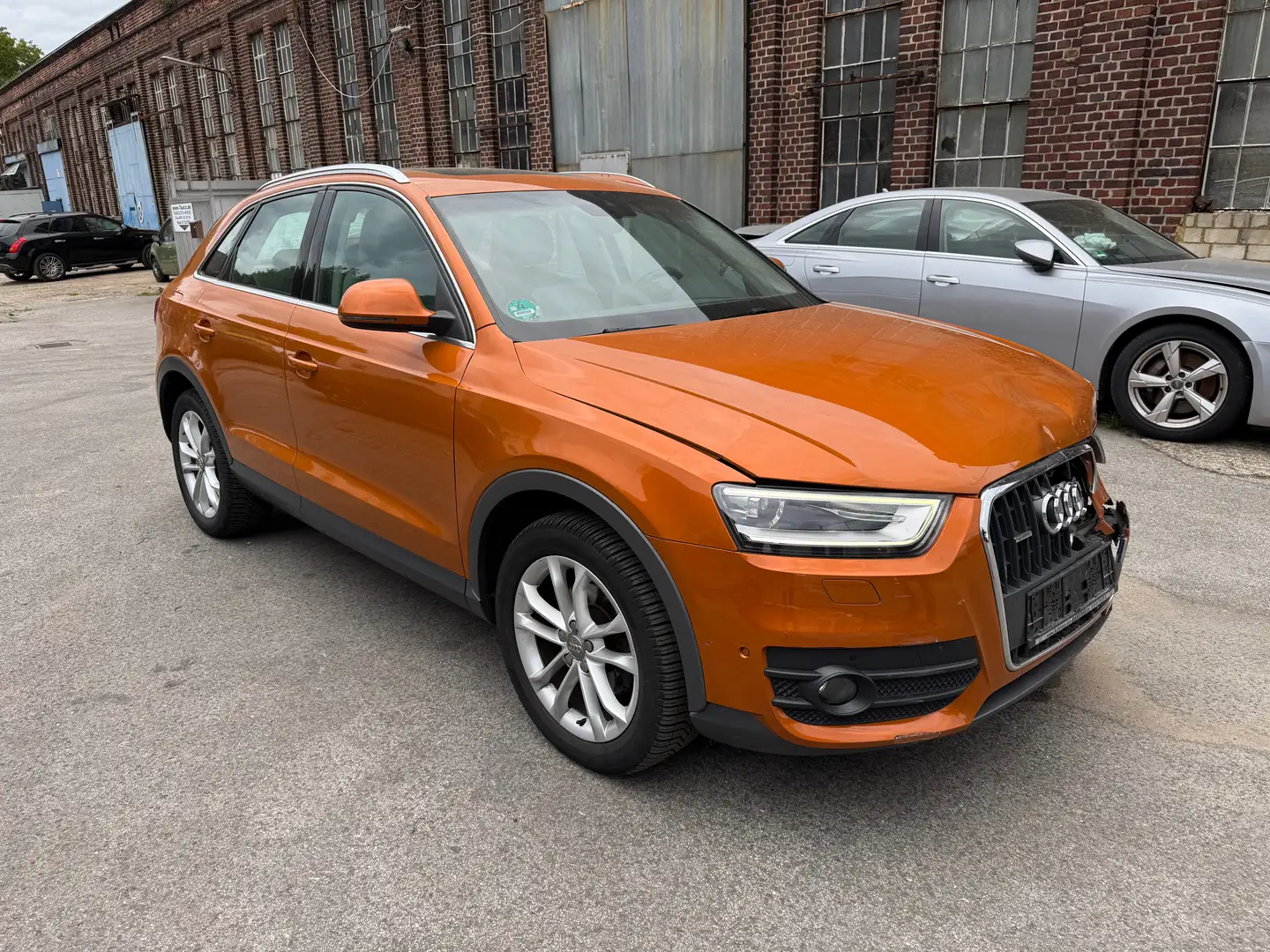 Audi Q3 Quattro TDI AHK Pano S-tronic Leder Scheckheft TOP Orange - 1