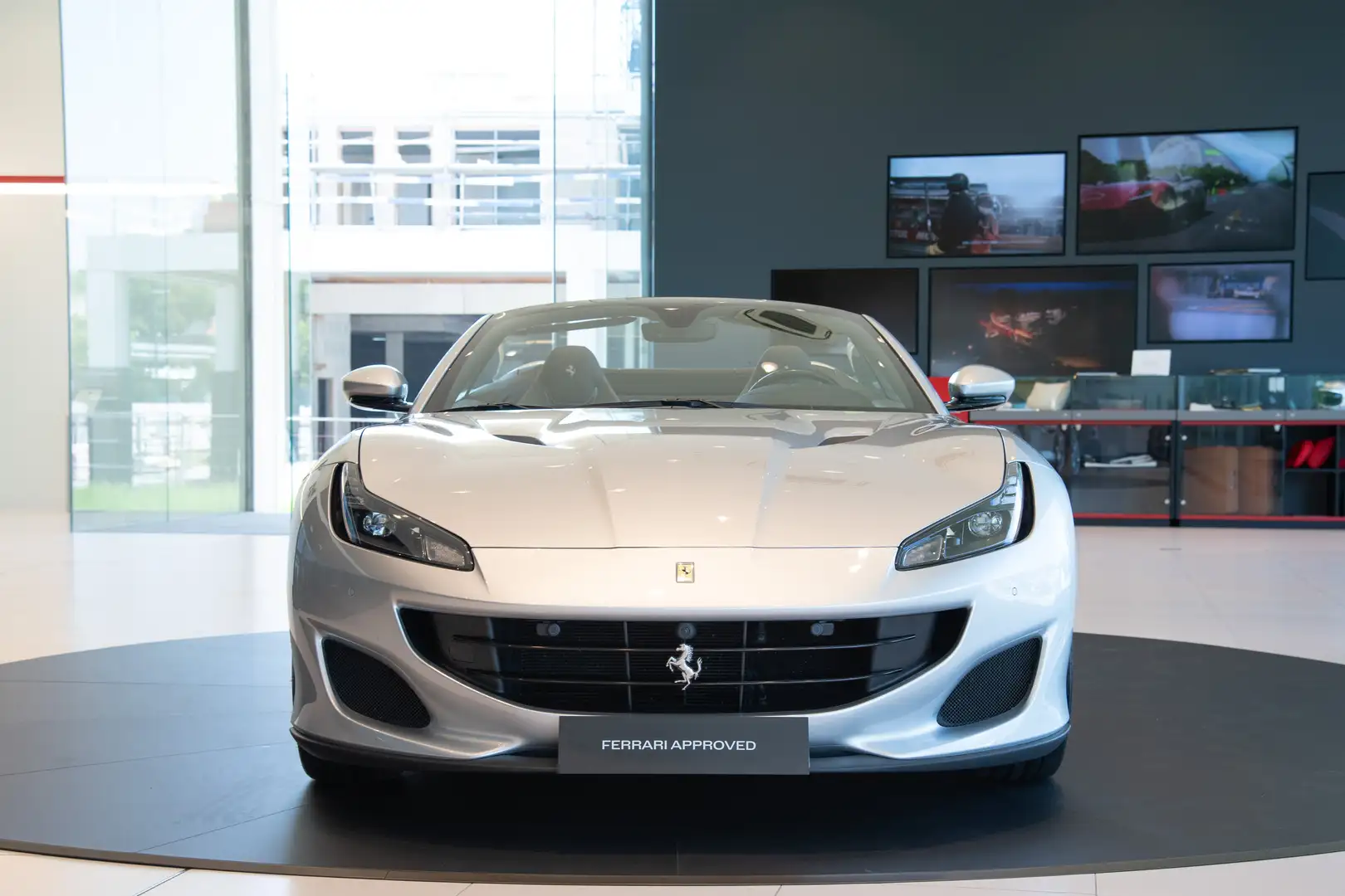 Ferrari Portofino LEDS | PPF-cover | 1 OWNER Argento - 2