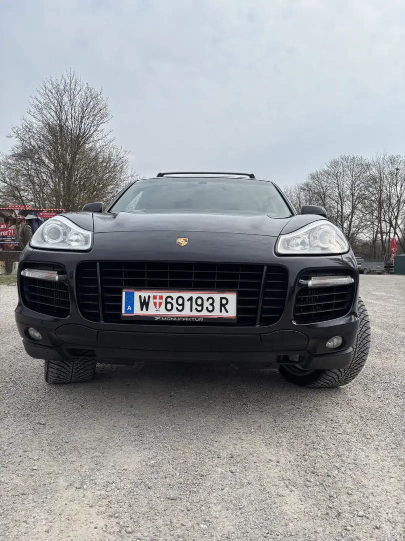 Porsche Cayenne Turbo - 2