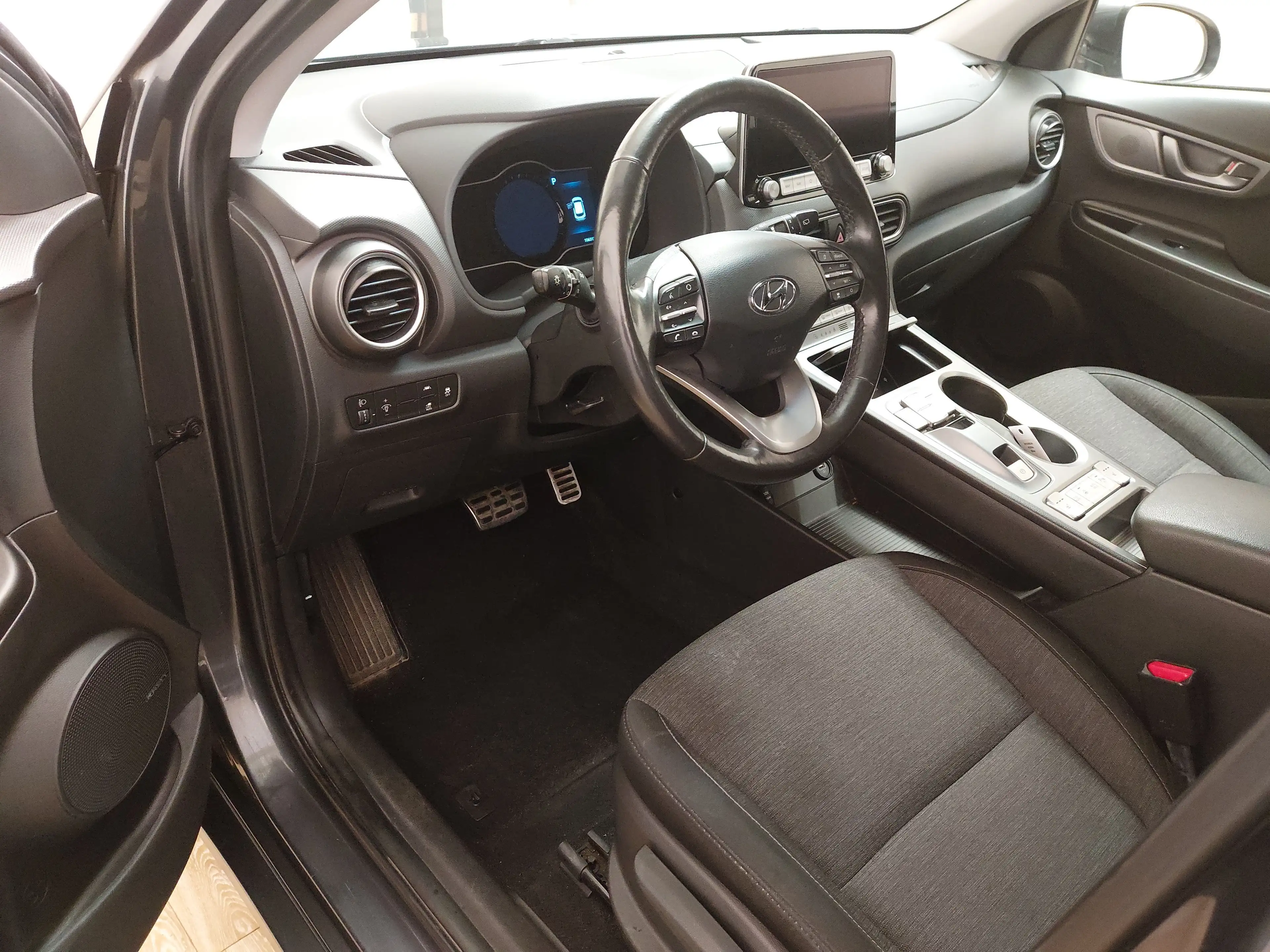 Hyundai KONA Elektro Style NAVI LED SHZ RFK — photo 6