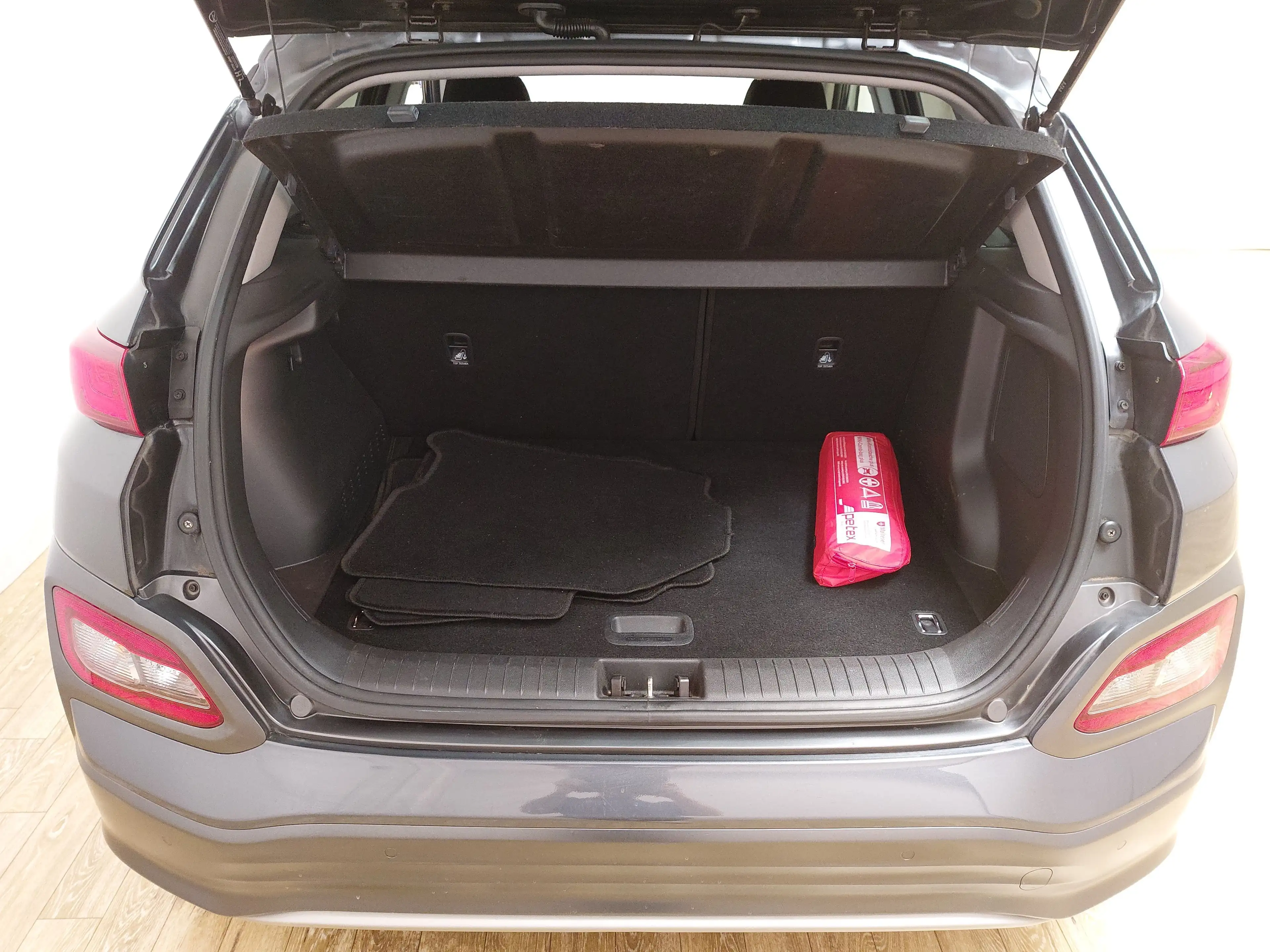 Hyundai KONA Elektro Style NAVI LED SHZ RFK — photo 17