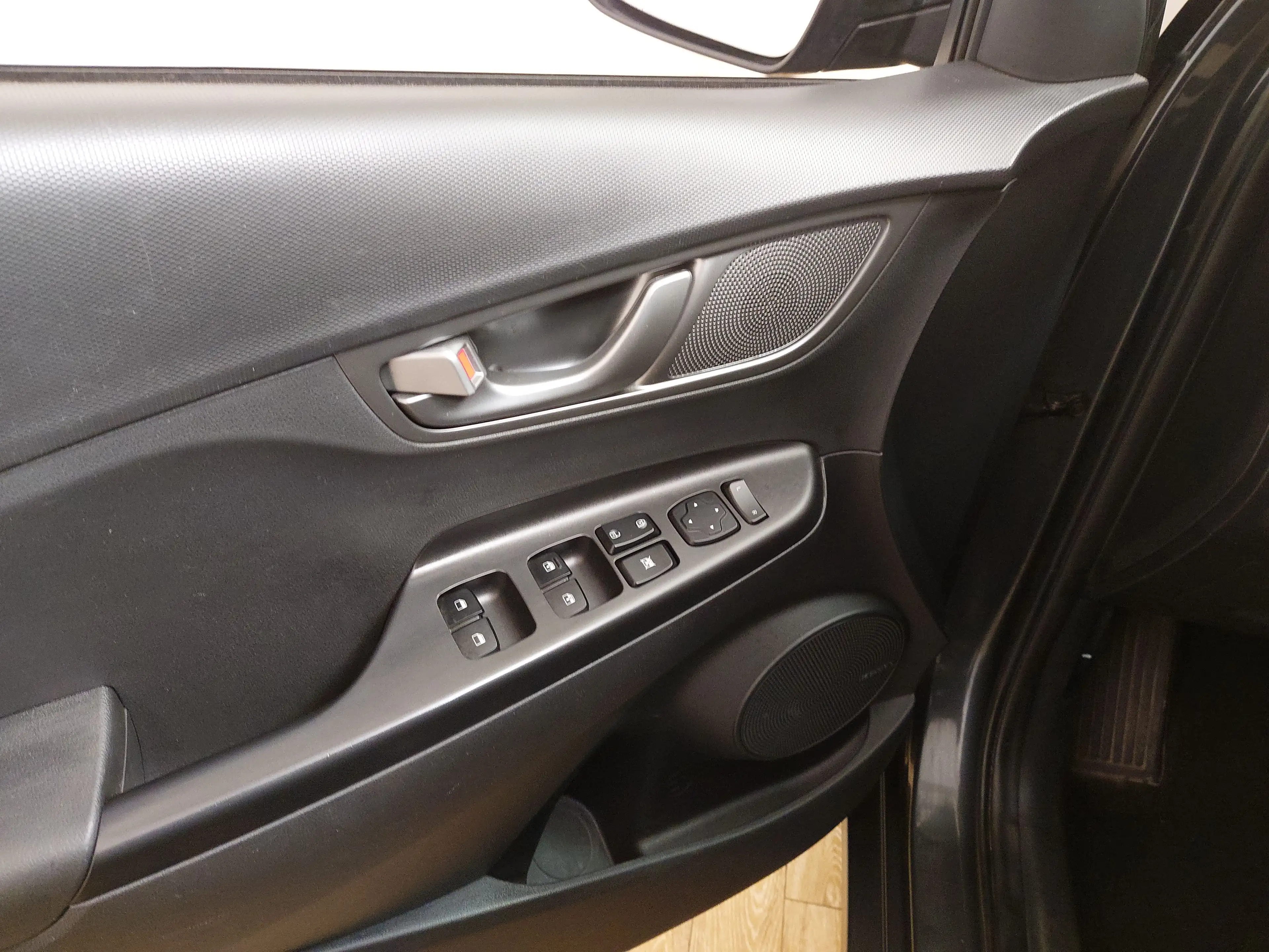 Hyundai KONA Elektro Style NAVI LED SHZ RFK — photo 5