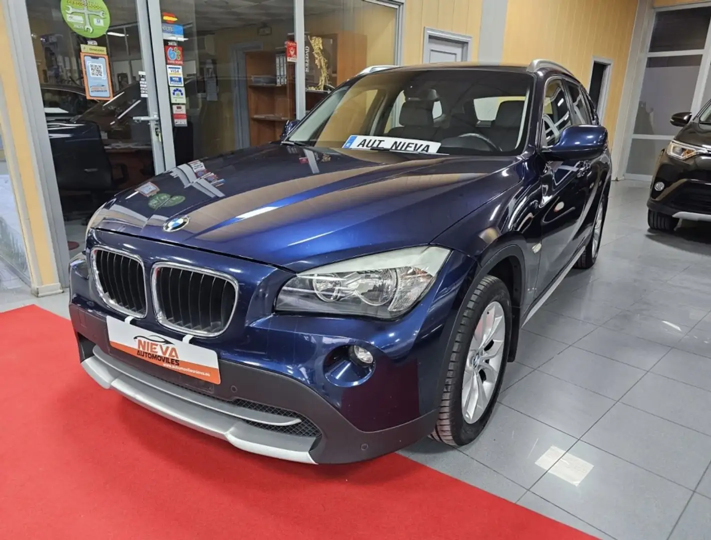 BMW X1 sDrive 18dA Gris - 1