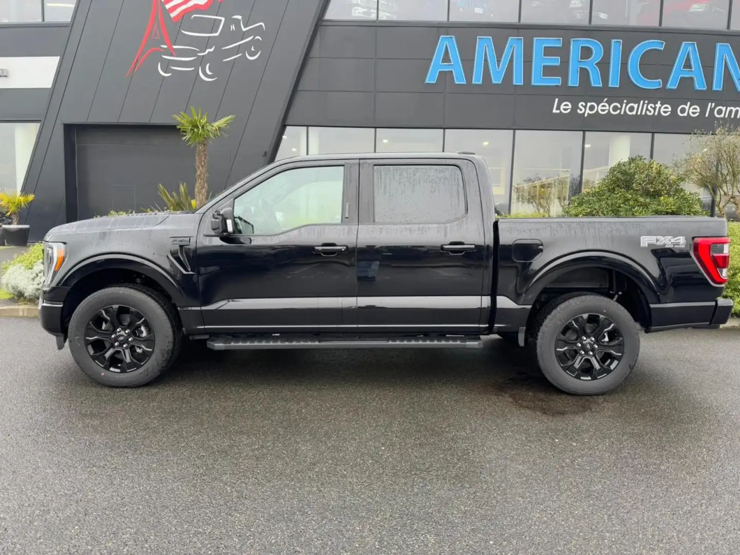 Ford F 150 Supercrew LARIAT Black Package V8 5.0L FLEXFUEL Noir - 2