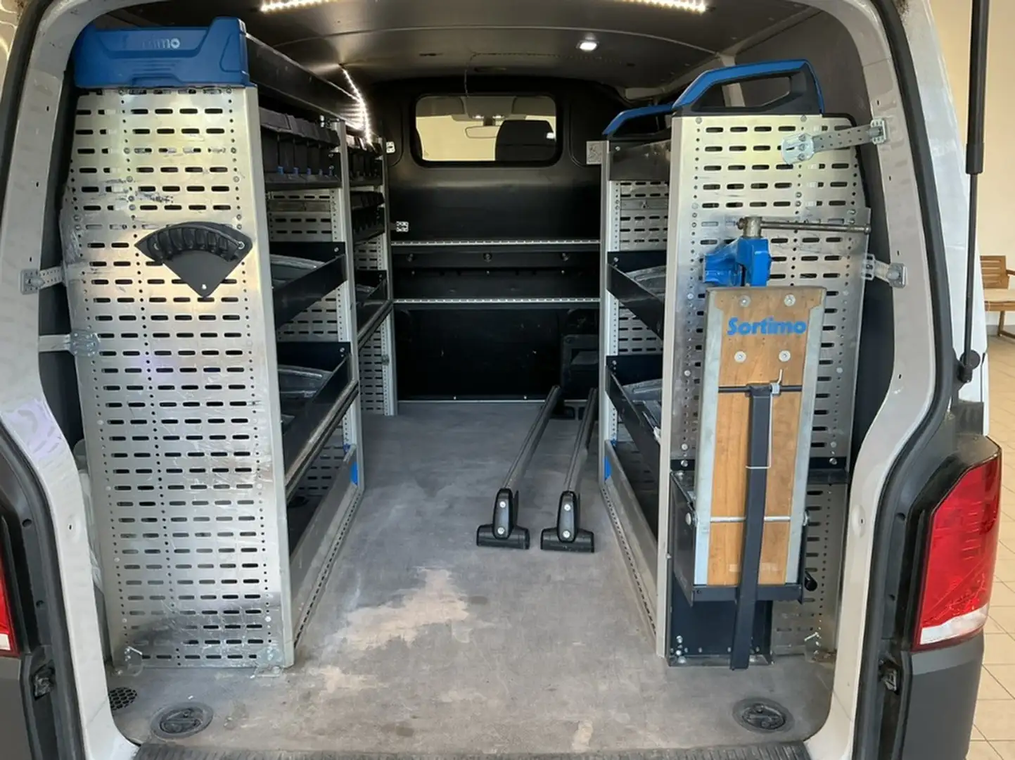 Volkswagen AHK DAB+ Sortimo Weiß - 2