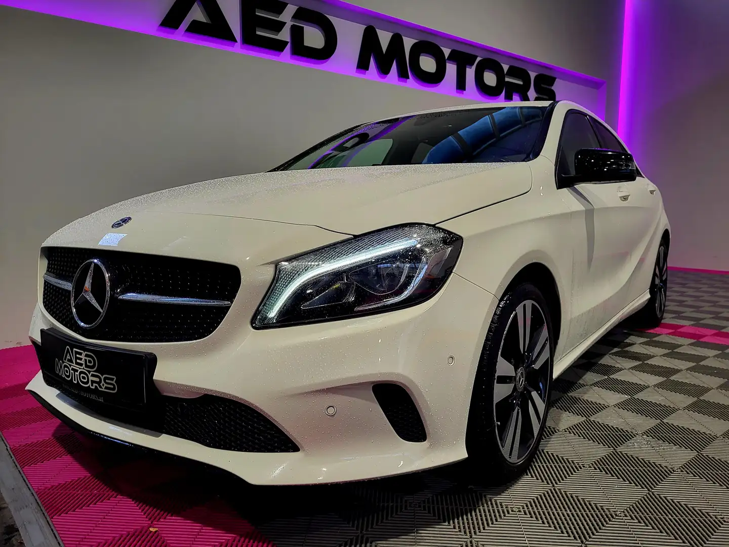 Mercedes-Benz A 180 A 180 BlueEfficiency Blanc - 1