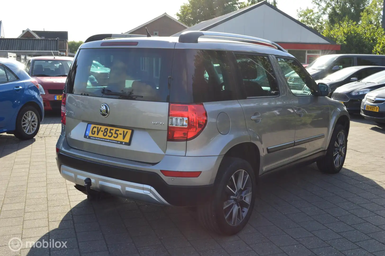 Skoda Yeti 1.2 TSI Greentech Ambition Grijs - 2