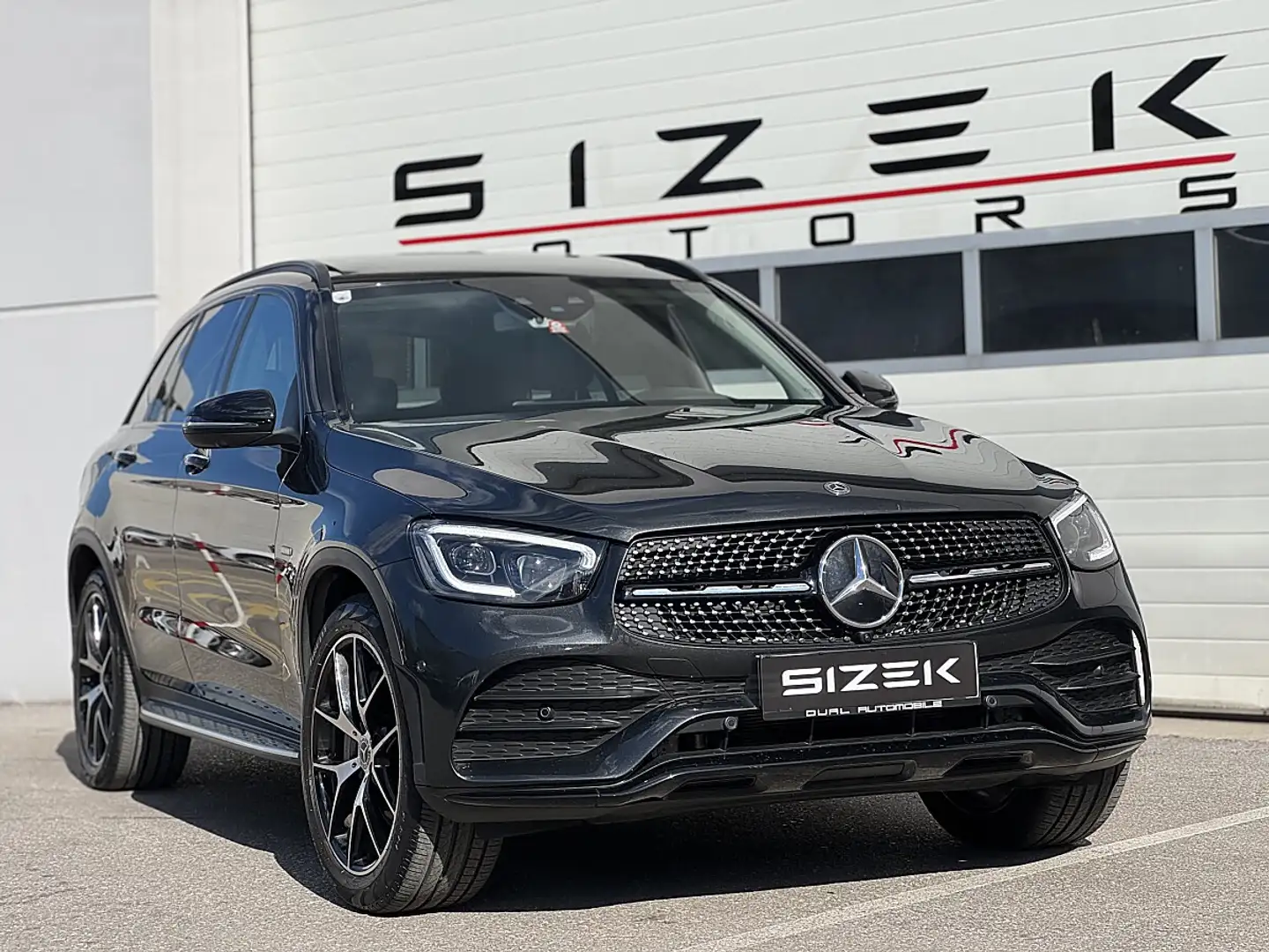 Mercedes-Benz GLC 300 e PHEV 4Matic|AMG-LINE|PANO|BURMESTER|LED Grau - 2
