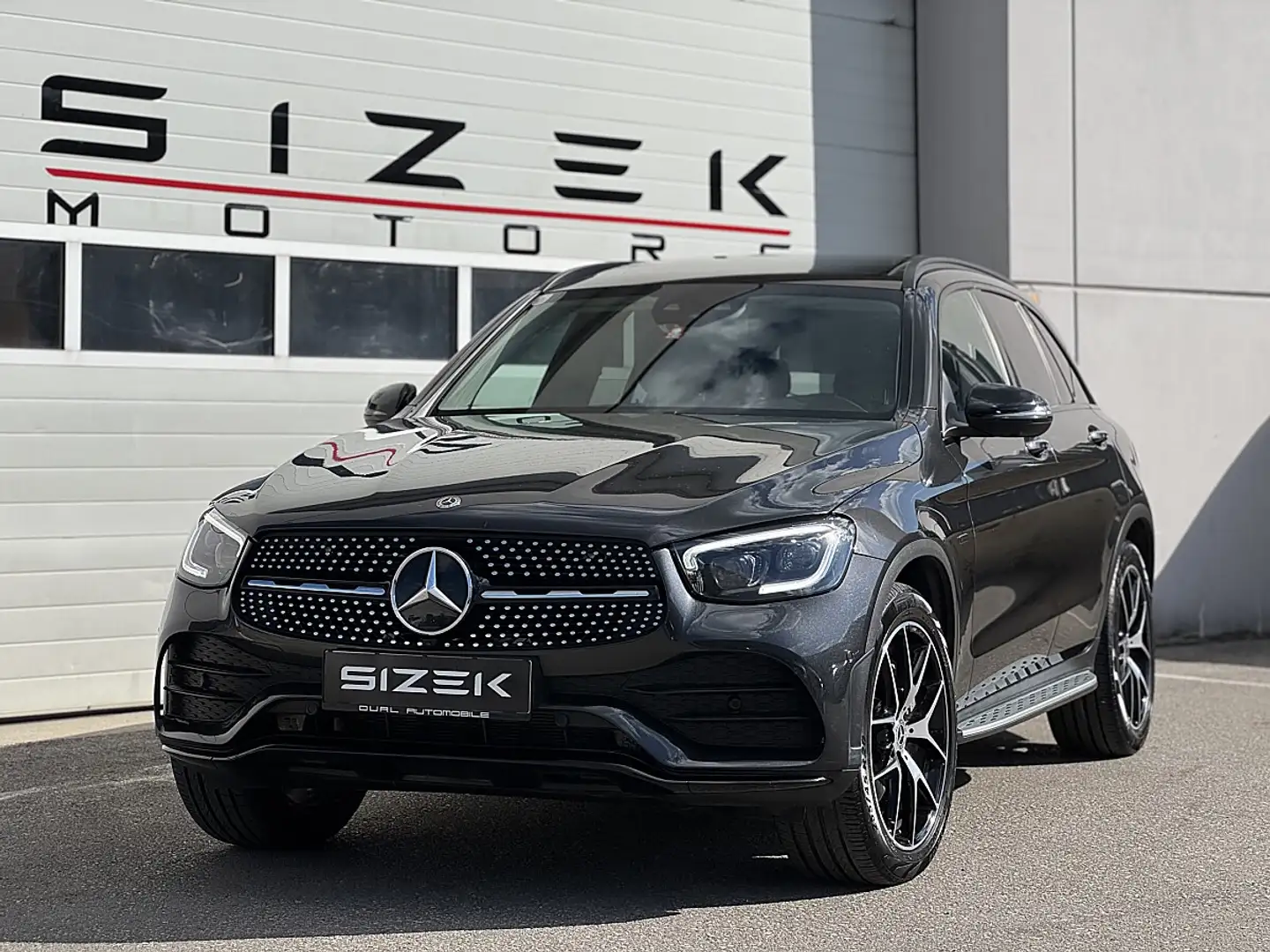 Mercedes-Benz GLC 300 e PHEV 4Matic|AMG-LINE|PANO|BURMESTER|LED Grau - 1