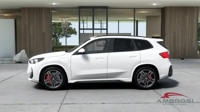 BMW X1 view 3