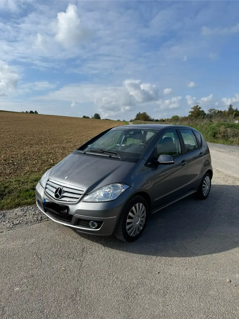 Mercedes-Benz A 180 A 180 Avantgarde BlueEFFICIENCY Szürke - 2