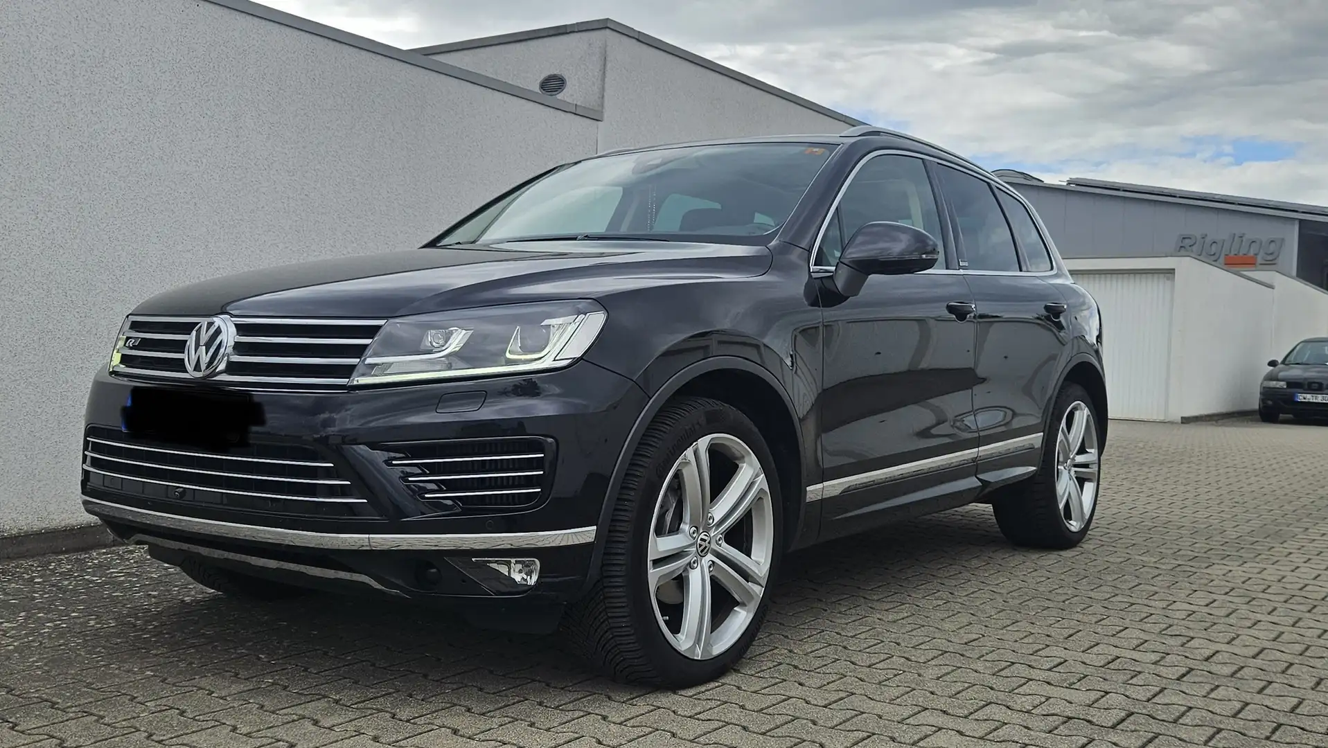 Volkswagen Touareg V6 TDI BMT/Start-St Executive Edition Terrain Tech Schwarz - 2