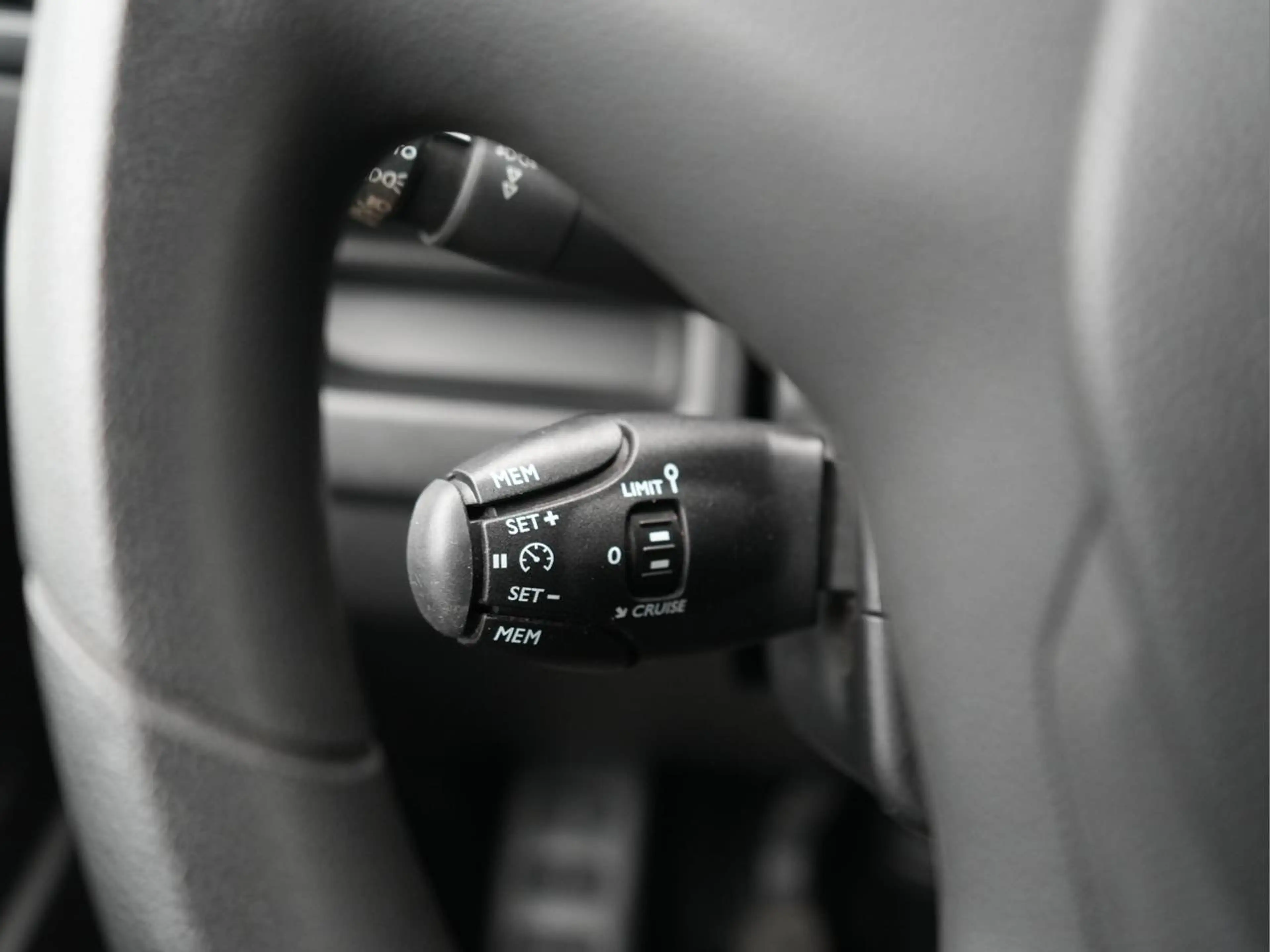 Peugeot Expert Expert 2.0 BlueHDi L2 Standard — photo 15