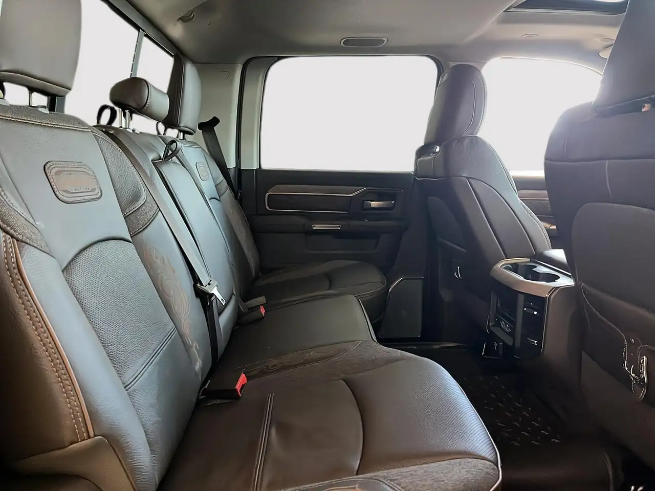 RAM 3500 снимка RAM 3500