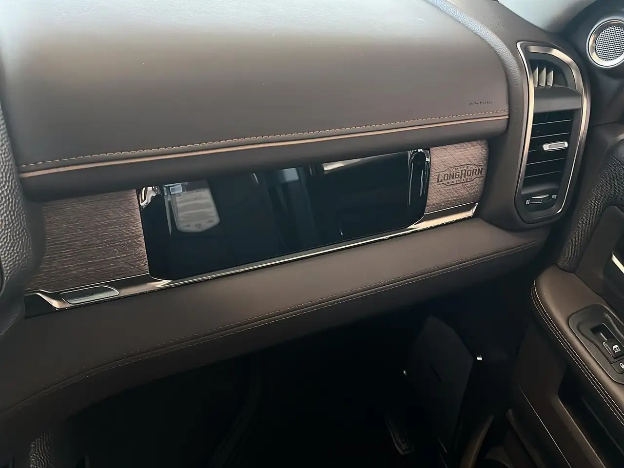 RAM 3500 снимка RAM 3500