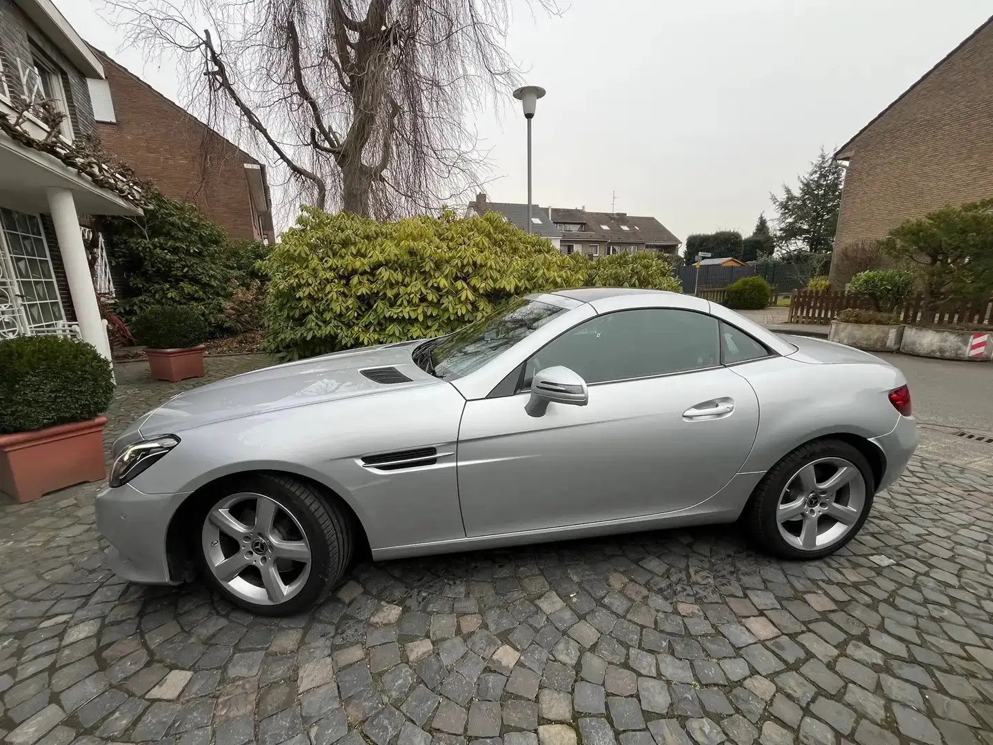 Mercedes-Benz SLC 250 SLC 250 d 9G-TRONIC Срібний - 2