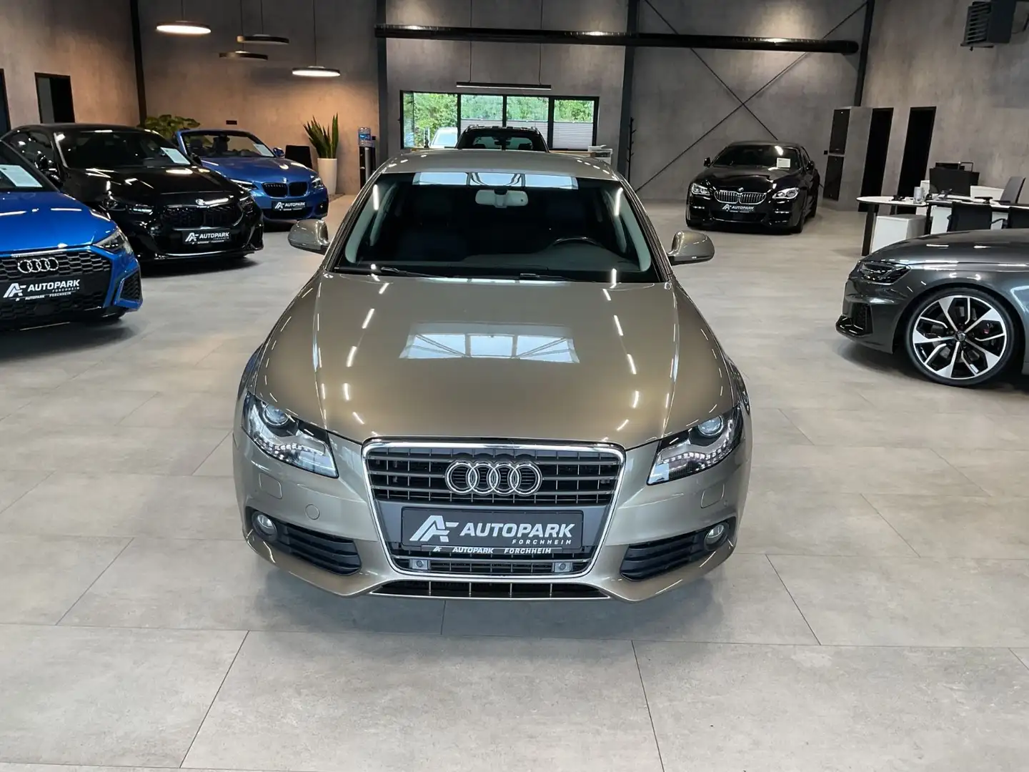 Audi A4 Lim. 2.0 TDI AHK GRA Kamera Navi Xenon 16" Beige - 2