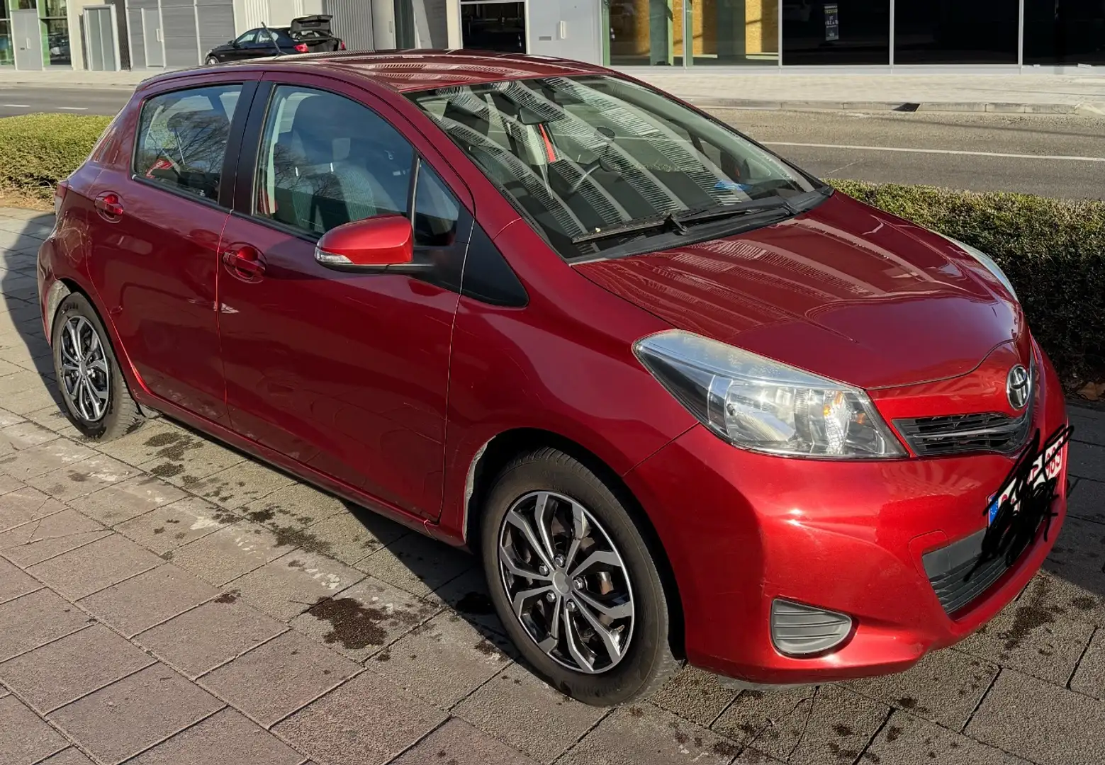 Toyota Yaris Yaris 1.0i VVT-i Active Rood - 2
