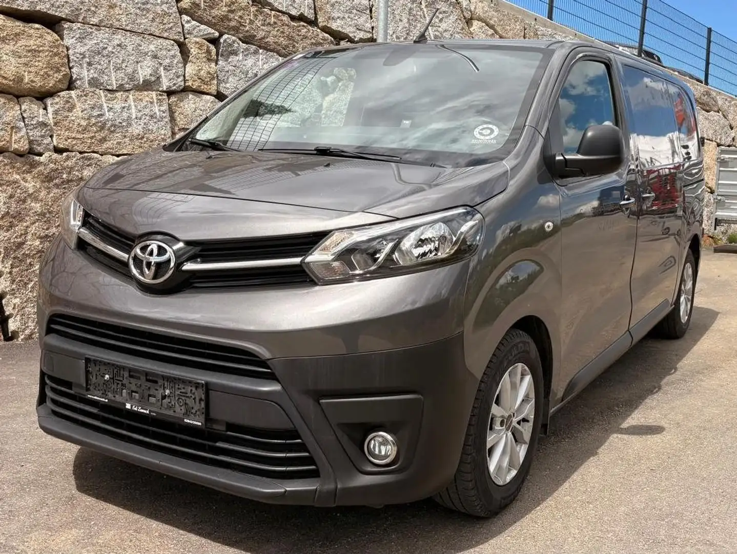 Toyota Proace L2 Kasten *neuwertiger Erstbesitz * 3x 5.219,- Grau - 1