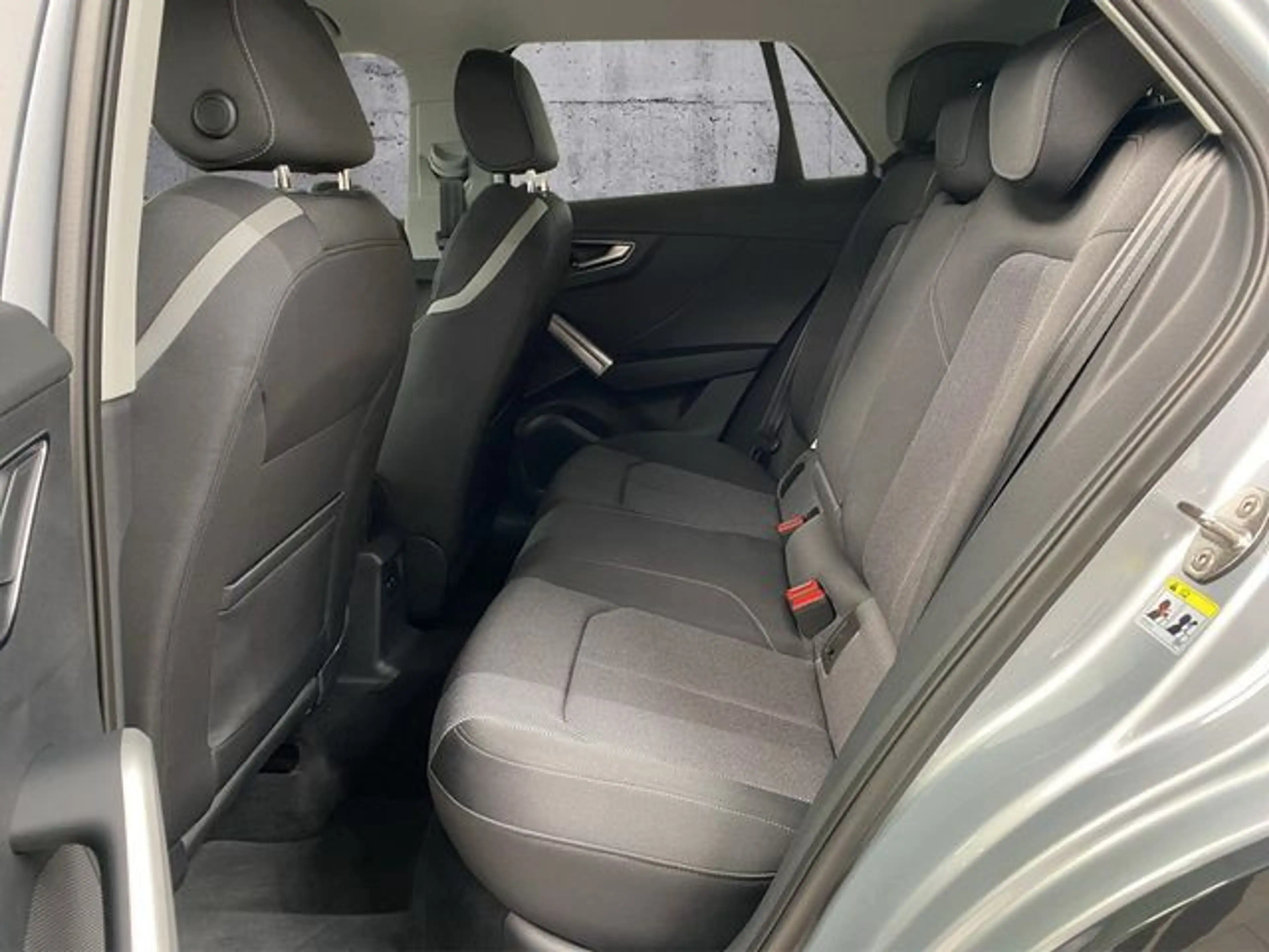 Audi Q2 35 TFSI advanced S tronic AHK+Matrix+PDC — photo 11