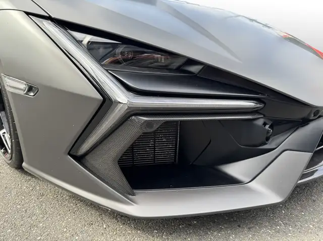 Lamborghini Revuelto view 11