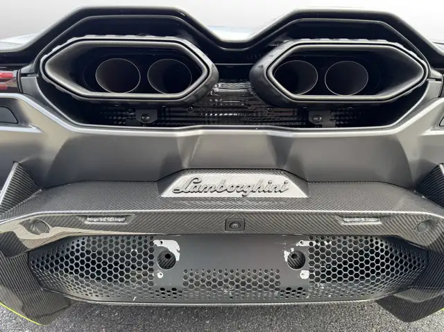 Lamborghini Revuelto view 14