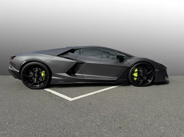 Lamborghini Revuelto view 2