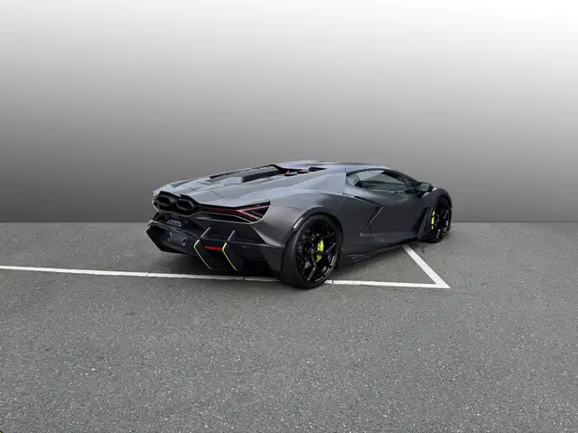 Lamborghini Revuelto view 4