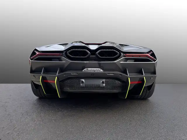 Lamborghini Revuelto view 5