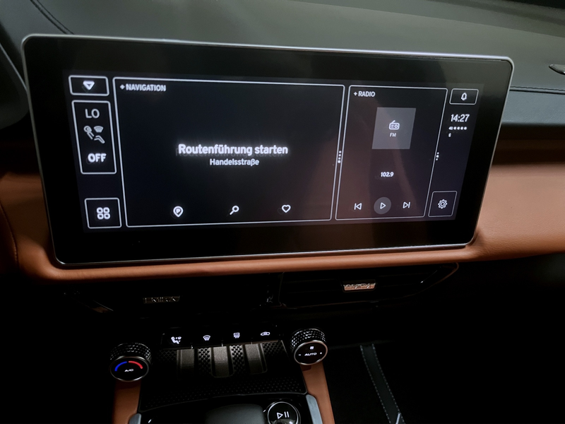 Lotus Emira Turbo SE *Sonderleasing* *Lotus Leipzig* — photo 11