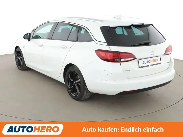 Opel Astra view 4