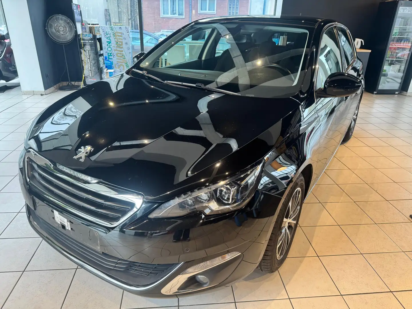 Peugeot 308 308 1.2 PureTech Allure STT Schwarz - 1