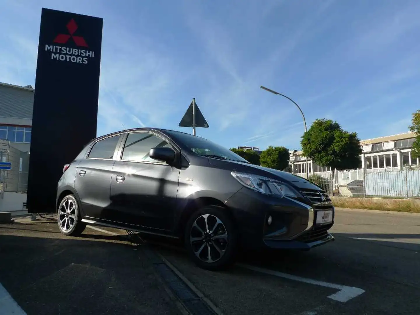 Mitsubishi Space Star Select+ 1.2 5-Gang Garantie 03/2029 Gris - 1