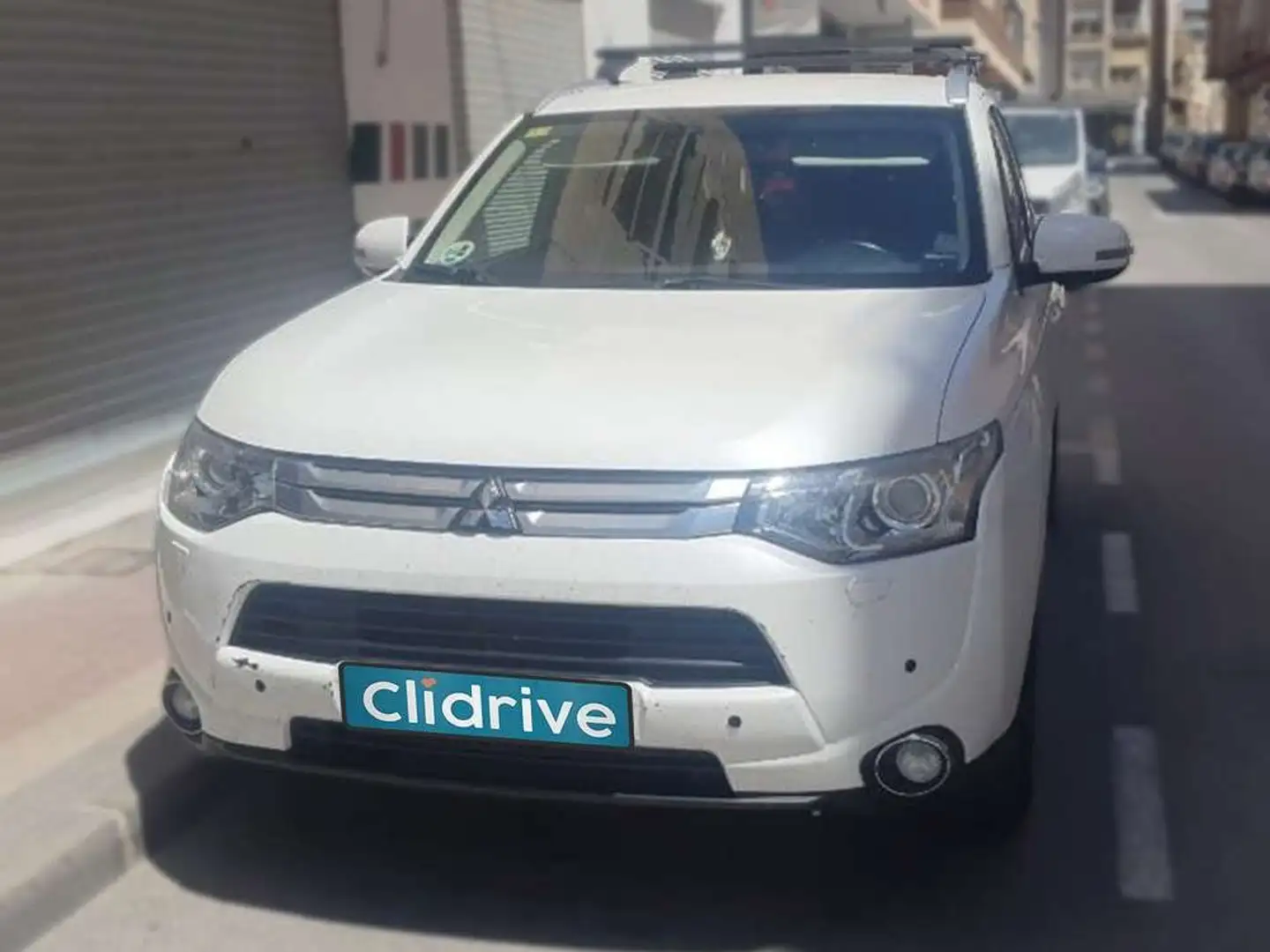 Mitsubishi Outlander 220DI-D Motion 2WD 7pl. Blanco - 2