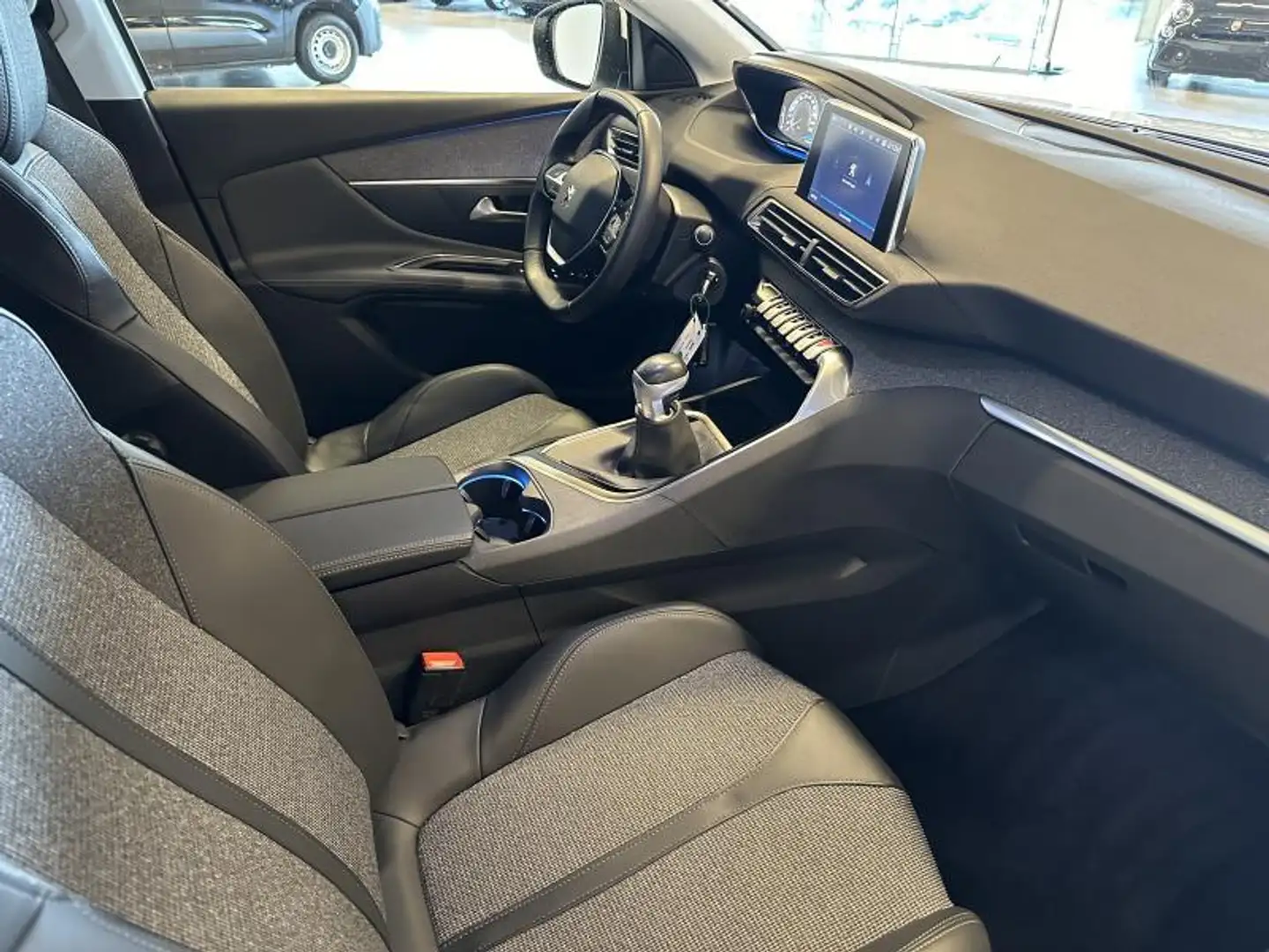 Peugeot 3008 ALLURE 1.5 BLUEHDI 130 MAN 6 Weiß - 2