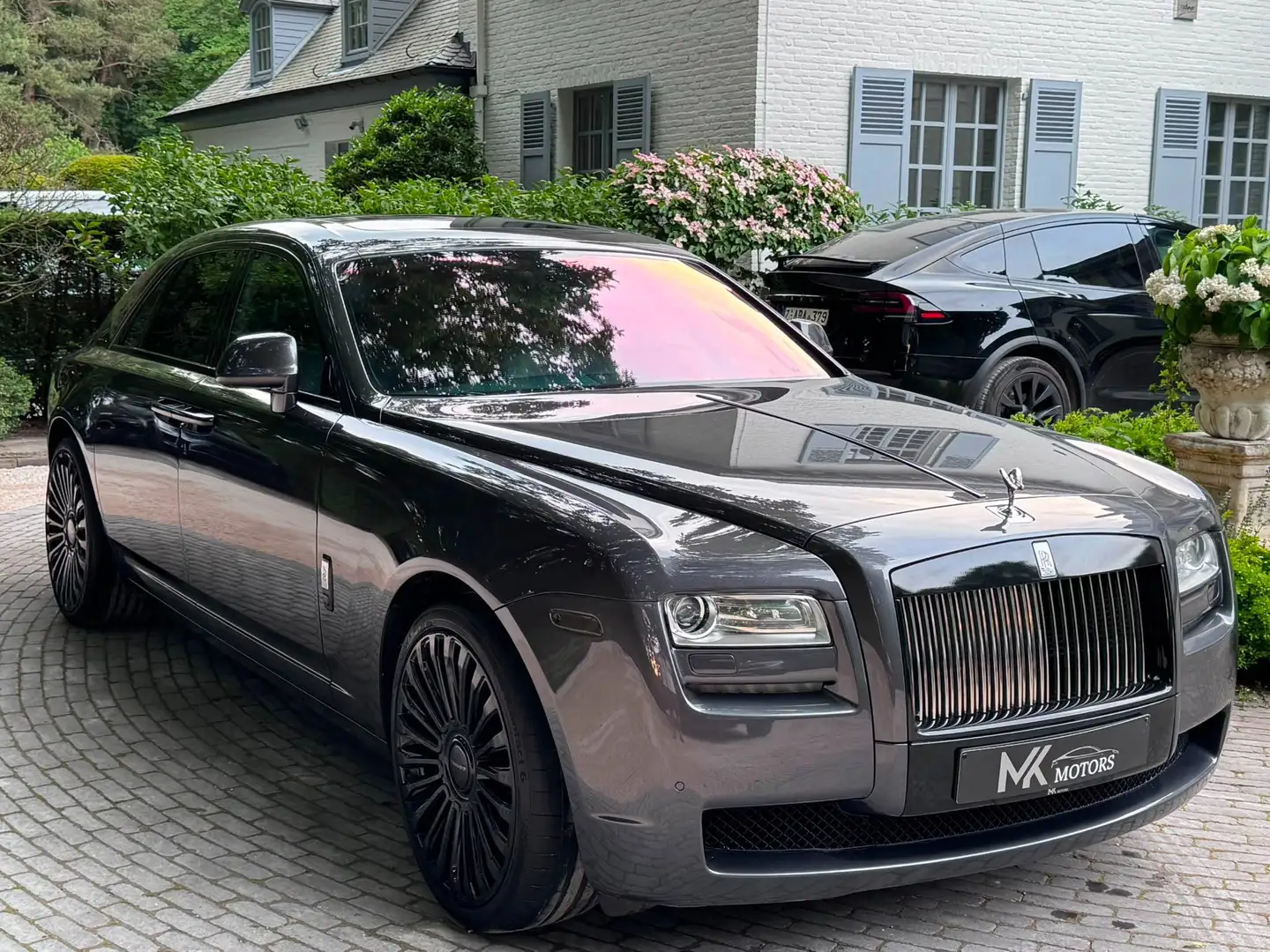 Rolls-Royce Ghost 6.6i V12 /Panorama/ Rear tv/ Mansory wheels Grau - 1