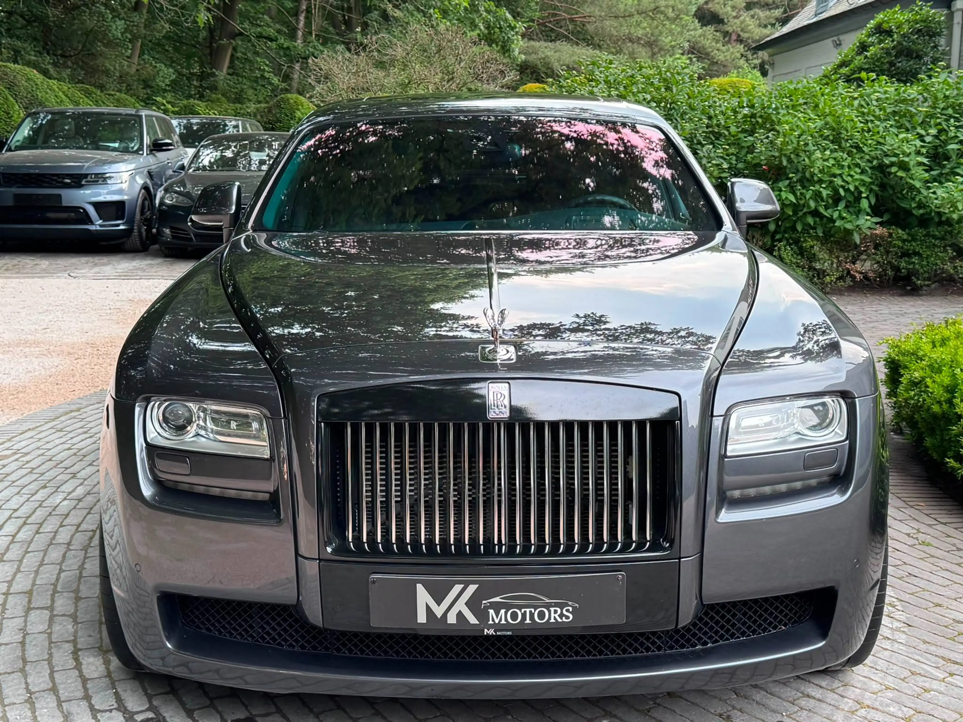 Rolls-Royce Ghost 6.6i V12 /Panorama/ Rear tv/ Mansory wheels — photo 3