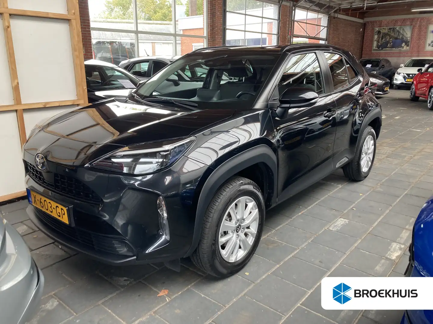 Toyota Yaris Cross 1.5 Hybrid Active | Achteruitrijcamera | Airco (au Zwart - 1