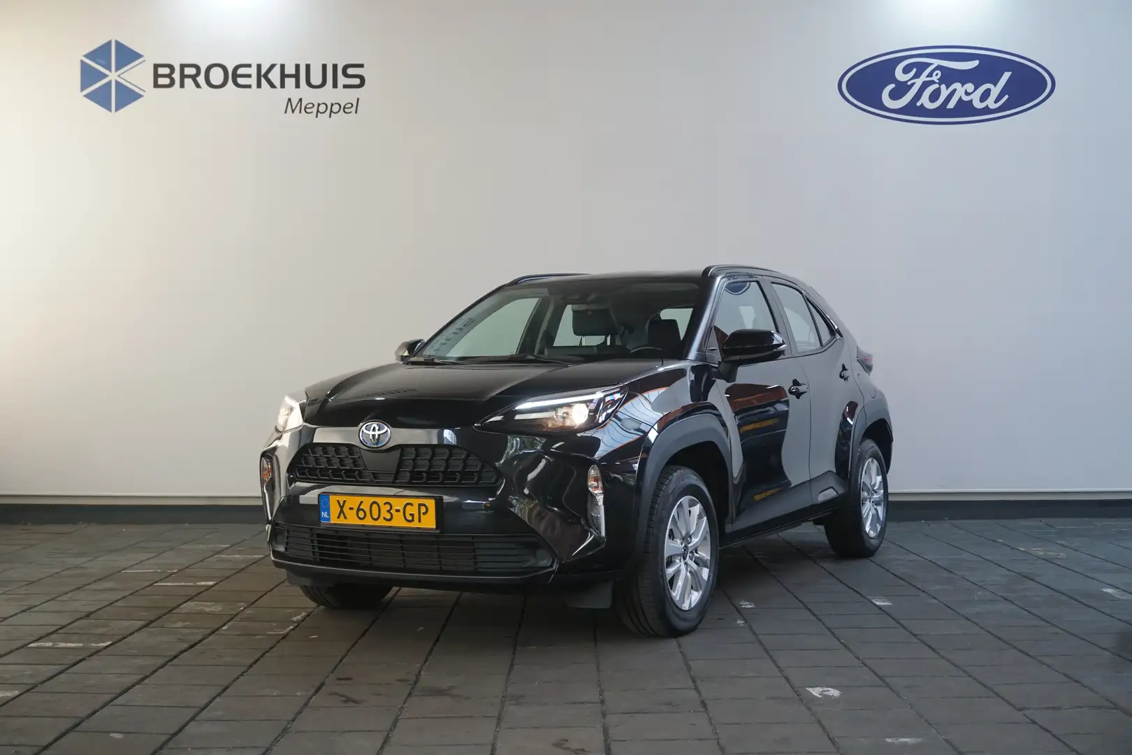 Toyota Yaris Cross 1.5 Hybrid Active | Achteruitrijcamera | Airco (au Noir - 2