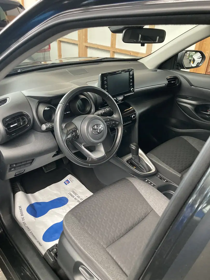 Toyota Yaris Cross 1.5 Hybrid Active | Achteruitrijcamera | Airco (au Zwart - 2