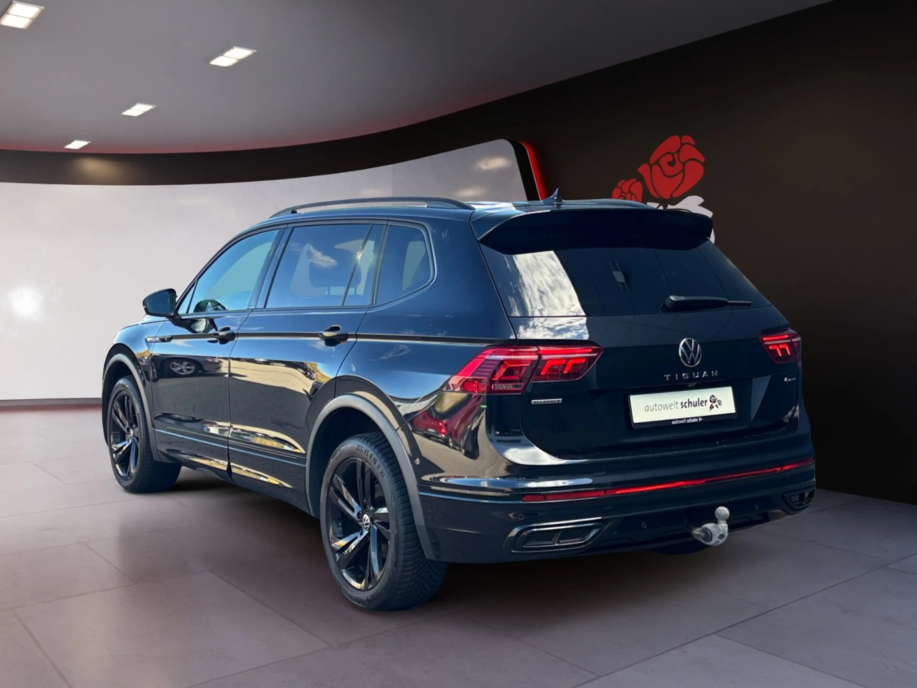 Volkswagen Tiguan Allspace 2.0 TSI DSG 4Motion R-Line RFK Pano ACC LED Stand — photo 4