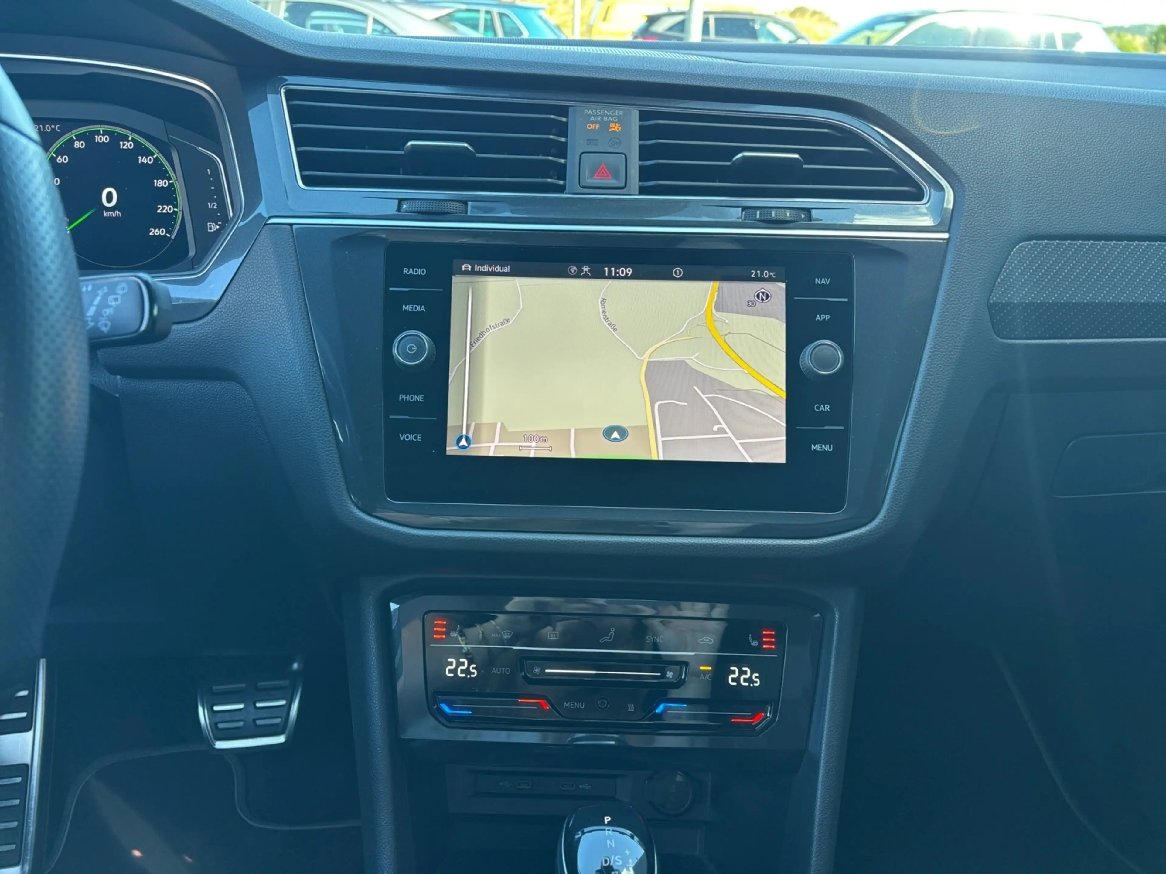 Volkswagen Tiguan Allspace 2.0 TSI DSG 4Motion R-Line RFK Pano ACC LED Stand — photo 14