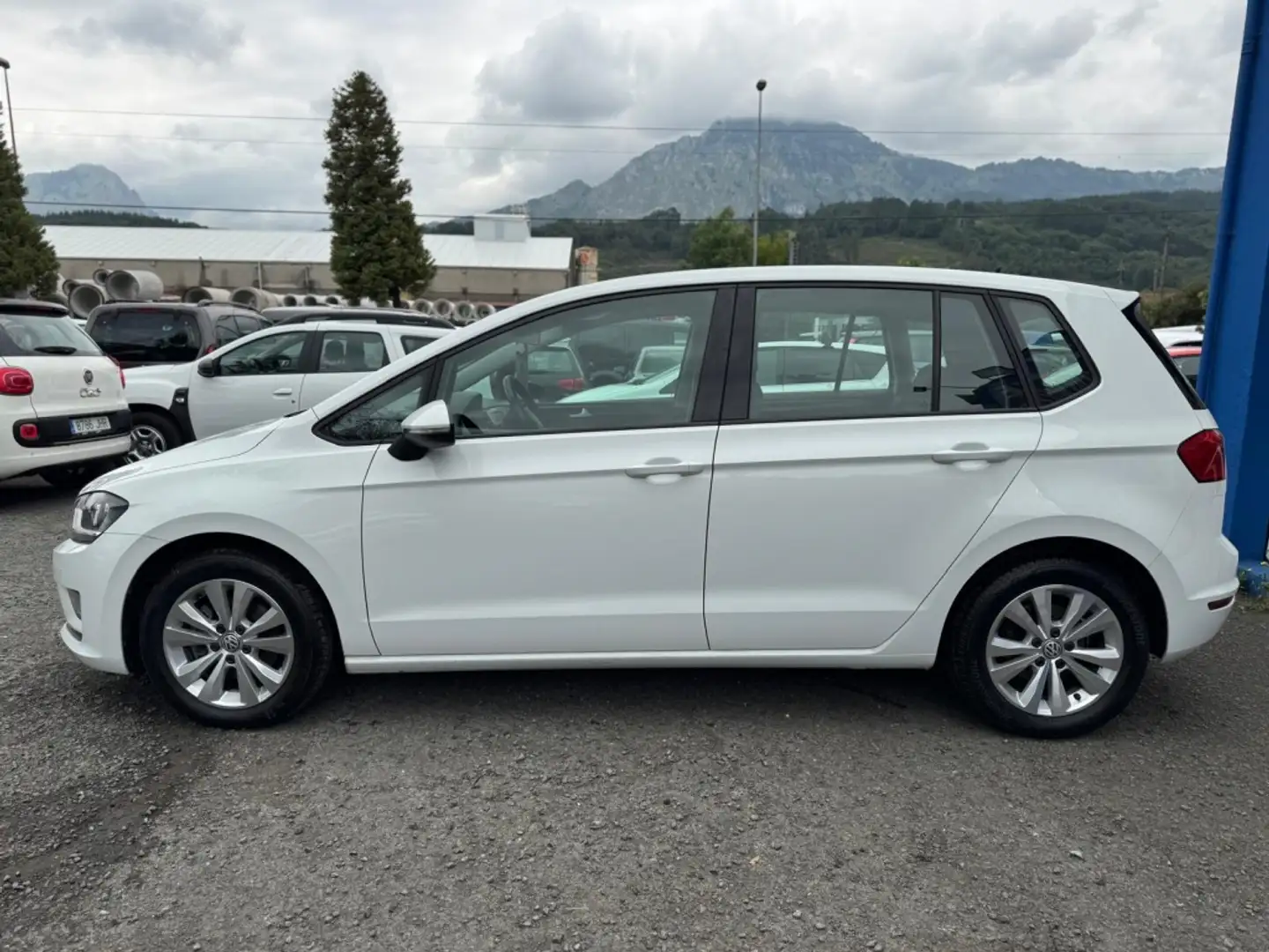 Volkswagen Golf Sportsvan Familiar Manual de 5 Puertas Blanco - 2
