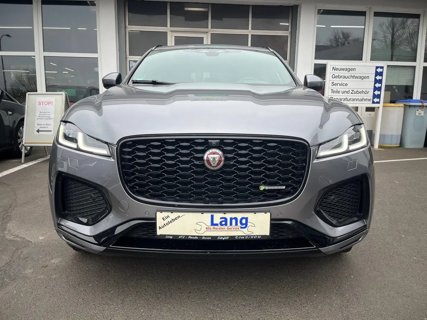 Jaguar F-Pace P400 AWD R-Dynamic SE AHK 8FACH VOLLAUSSTATTUNG Grau - 2