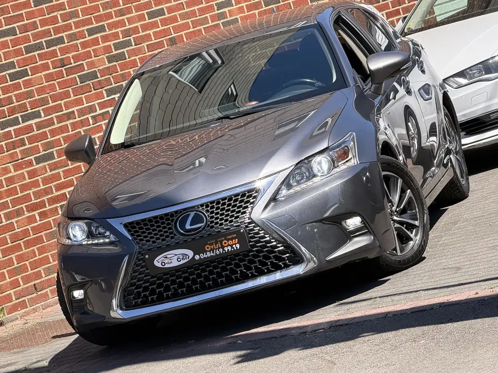 Lexus CT 200h 2018 из Европы — купить под ключ